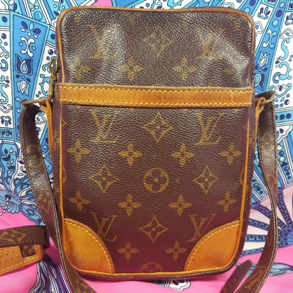 Louis Vuitton Handbags - Authentic Louis Vuitton Monogram Crossbody Bag